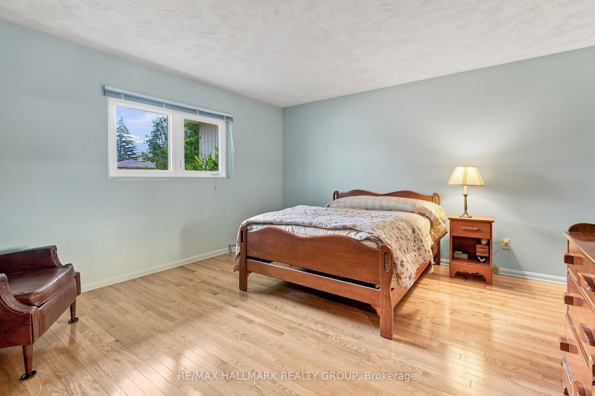 855 Mountainview Avenue, Britannia Heights - Queensway Terrace N And Area, Ottawa ON K2B 5G1 855 Mountainview Avenue, Britannia Heights - Queensway Terrace N And Area, Ottawa ON K2B 5G1