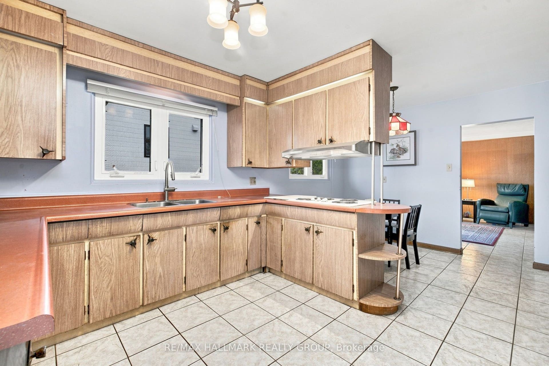 855 Mountainview Avenue, Britannia Heights - Queensway Terrace N And Area, Ottawa ON K2B 5G1 855 Mountainview Avenue, Britannia Heights - Queensway Terrace N And Area, Ottawa ON K2B 5G1