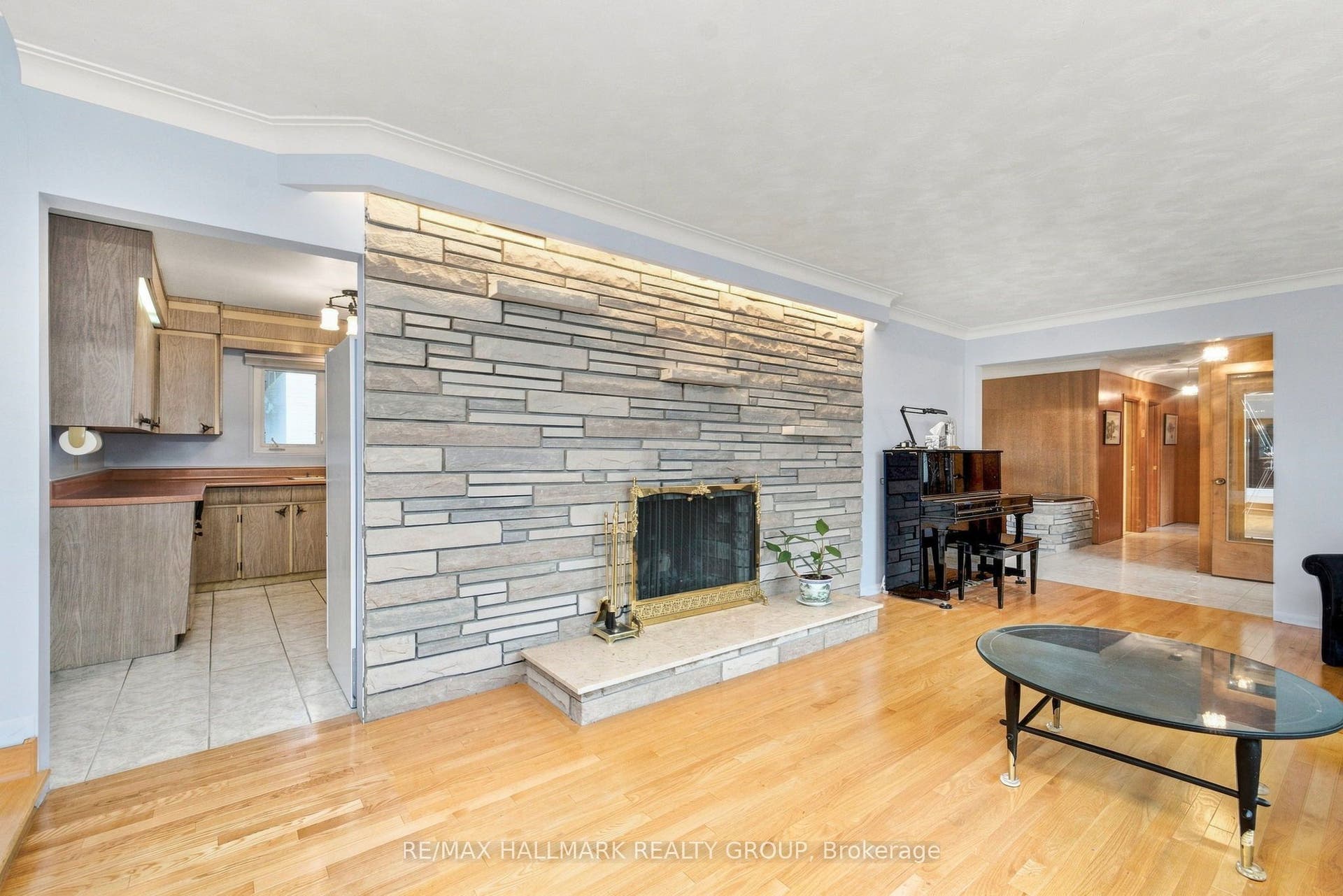 855 Mountainview Avenue, Britannia Heights - Queensway Terrace N And Area, Ottawa ON K2B 5G1 855 Mountainview Avenue, Britannia Heights - Queensway Terrace N And Area, Ottawa ON K2B 5G1
