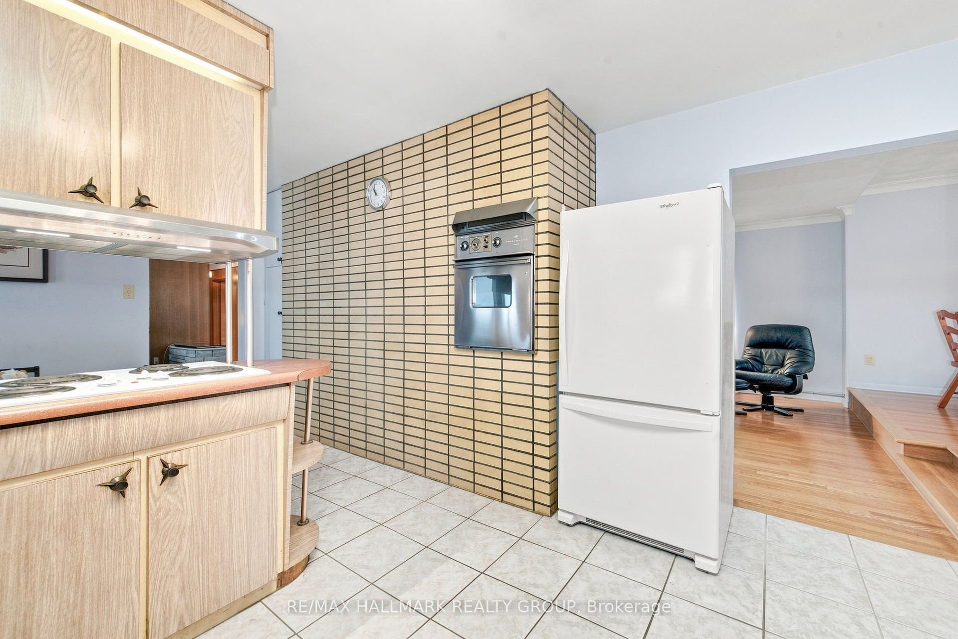 855 Mountainview Avenue, Britannia Heights - Queensway Terrace N And Area, Ottawa ON K2B 5G1 855 Mountainview Avenue, Britannia Heights - Queensway Terrace N And Area, Ottawa ON K2B 5G1