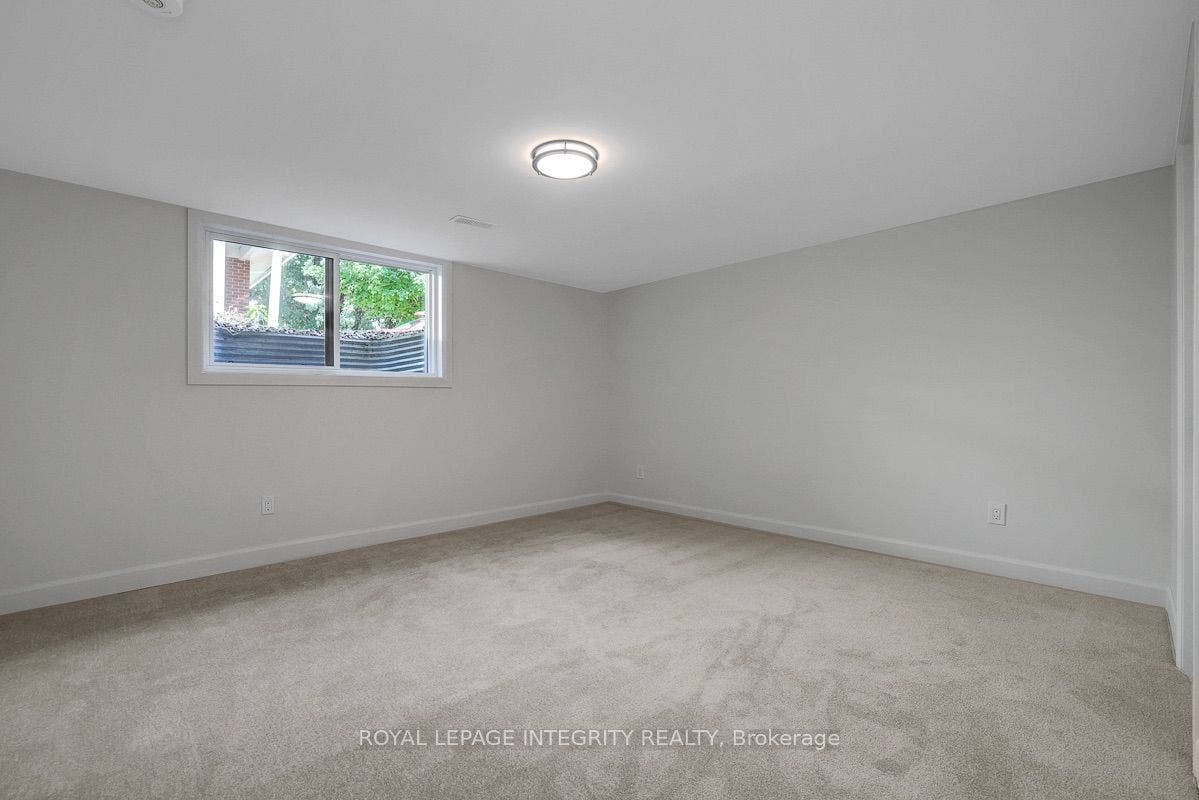 8 Brian Crescent, Qualicum - Bruce Farm - Greenbelt And Area, Ottawa ON K2H 6X3