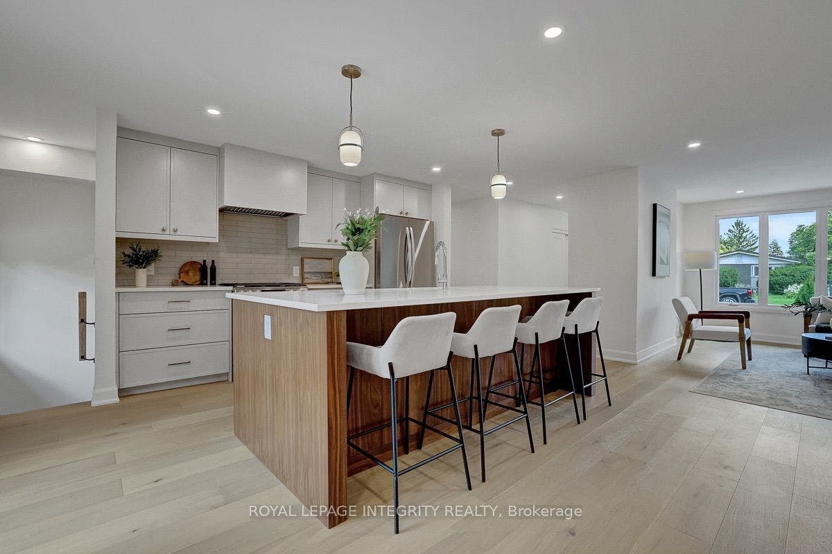 8 Brian Crescent, Qualicum - Bruce Farm - Greenbelt And Area, Ottawa ON K2H 6X3