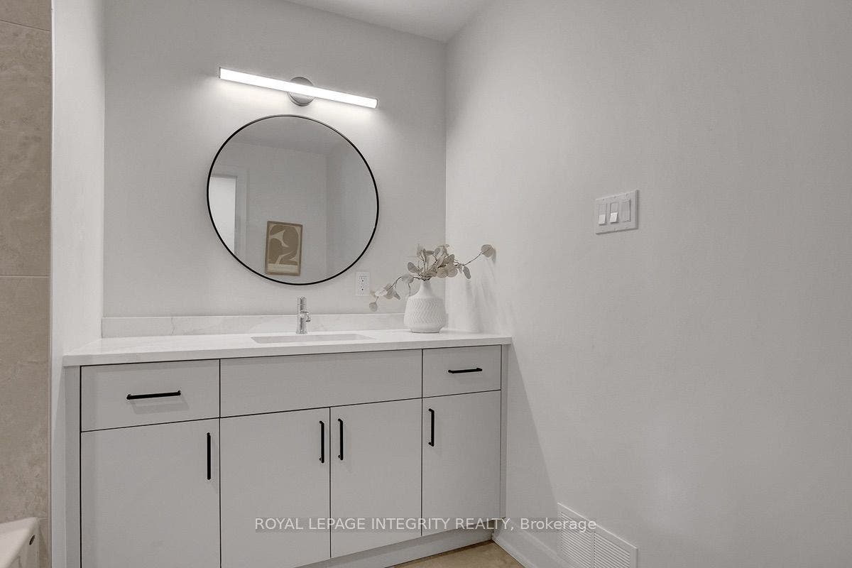 8 Brian Crescent, Qualicum - Bruce Farm - Greenbelt And Area, Ottawa ON K2H 6X3