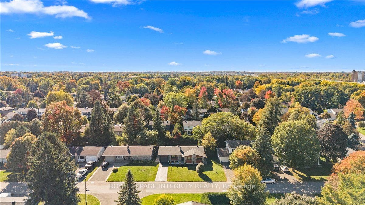 8 Brian Crescent, Qualicum - Bruce Farm - Greenbelt And Area, Ottawa ON K2H 6X3