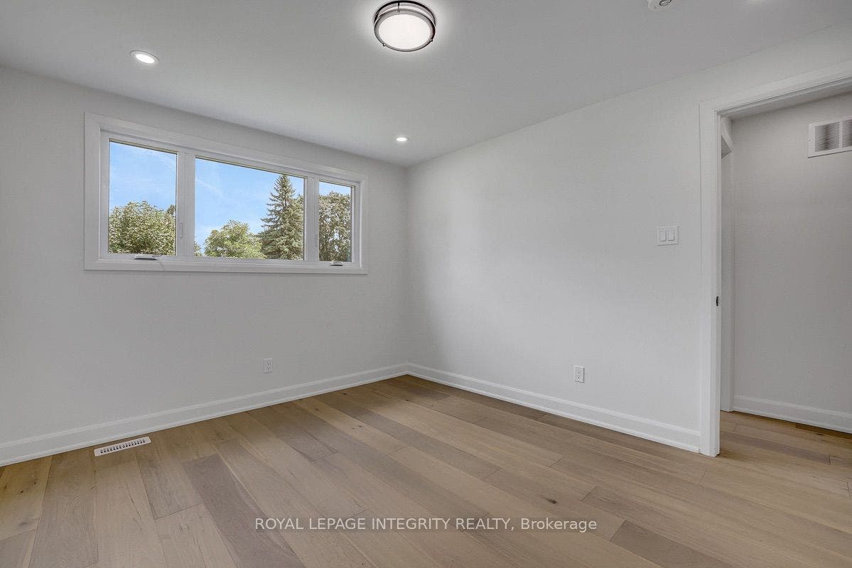 8 Brian Crescent, Qualicum - Bruce Farm - Greenbelt And Area, Ottawa ON K2H 6X3