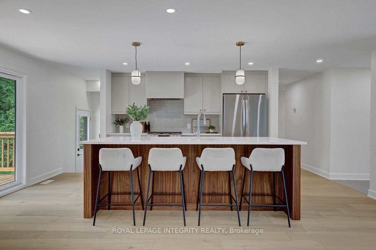 8 Brian Crescent, Qualicum - Bruce Farm - Greenbelt And Area, Ottawa ON K2H 6X3
