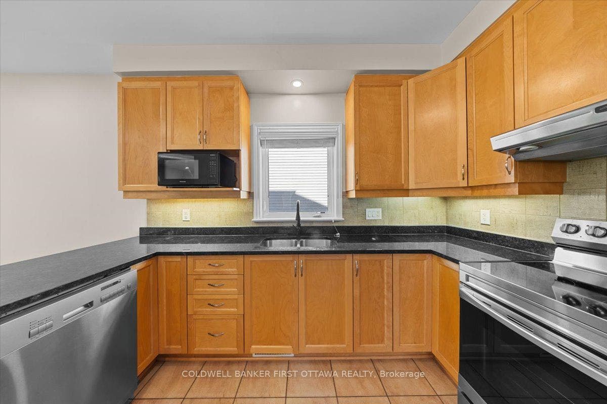2898 FINDLAY CREEK Drive, Blossom Park - Airport And Area, Ottawa ON K1T 0G6