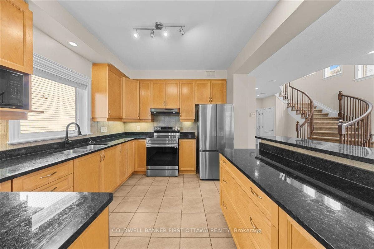2898 FINDLAY CREEK Drive, Blossom Park - Airport And Area, Ottawa ON K1T 0G6