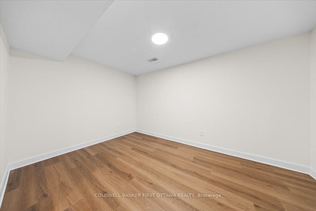 2898 FINDLAY CREEK Drive, Blossom Park - Airport And Area, Ottawa ON K1T 0G6
