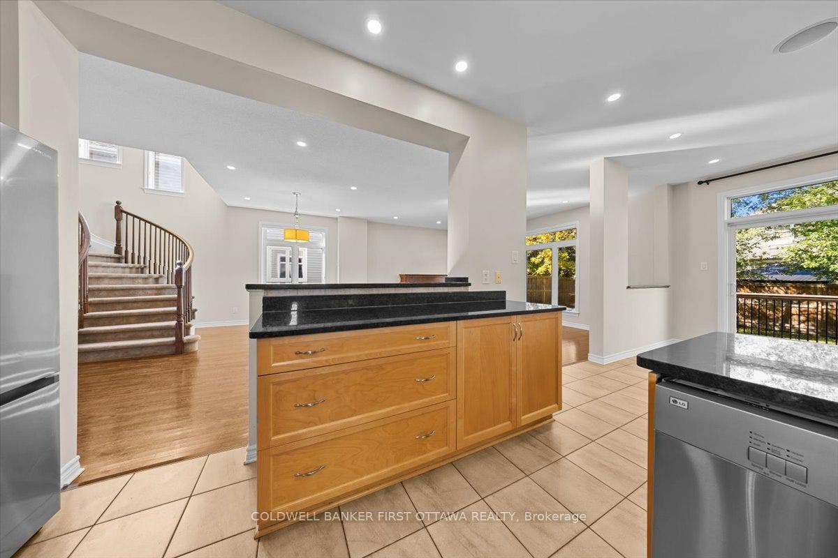 2898 FINDLAY CREEK Drive, Blossom Park - Airport And Area, Ottawa ON K1T 0G6
