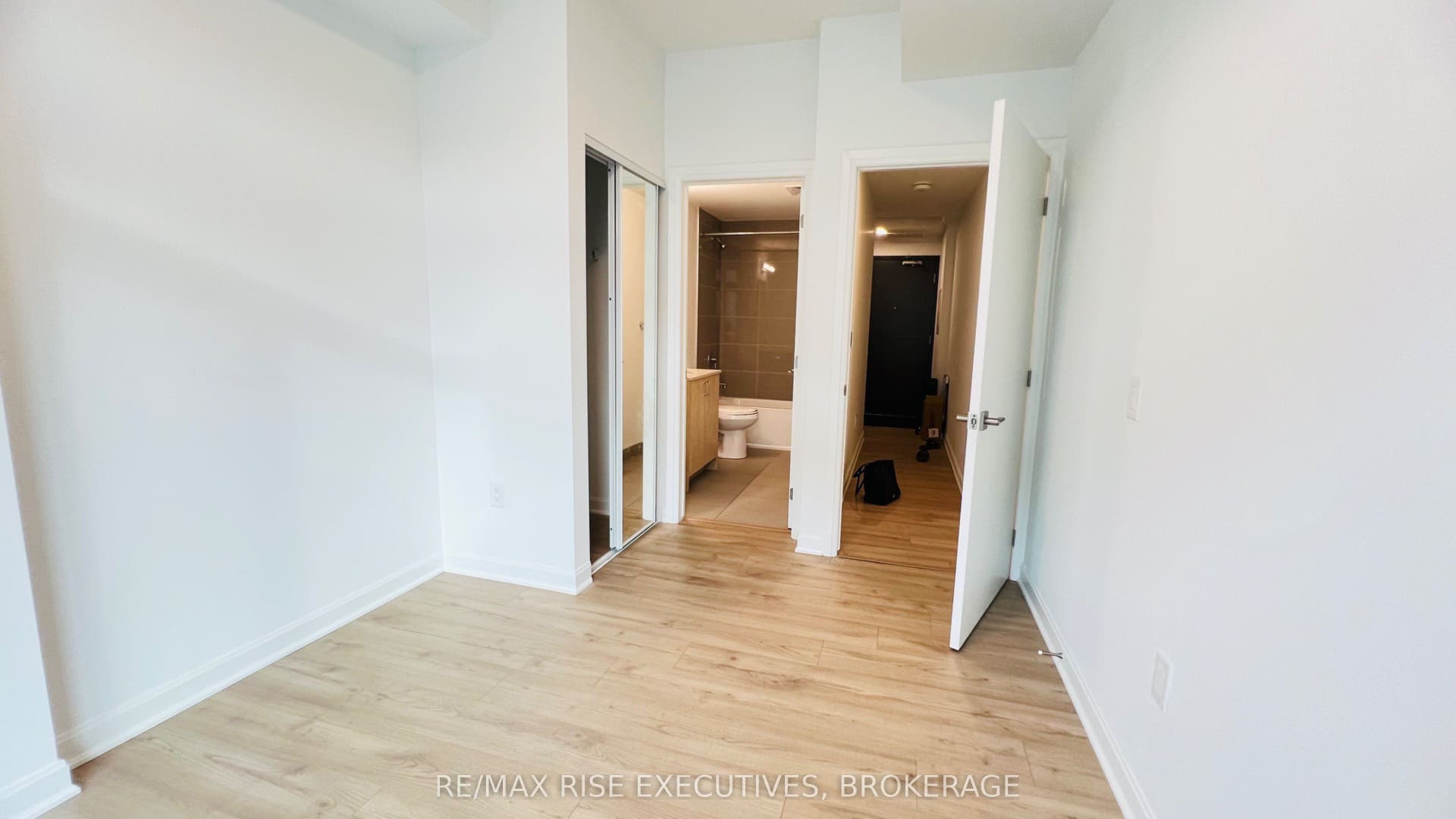Primary suite with ensuite bath