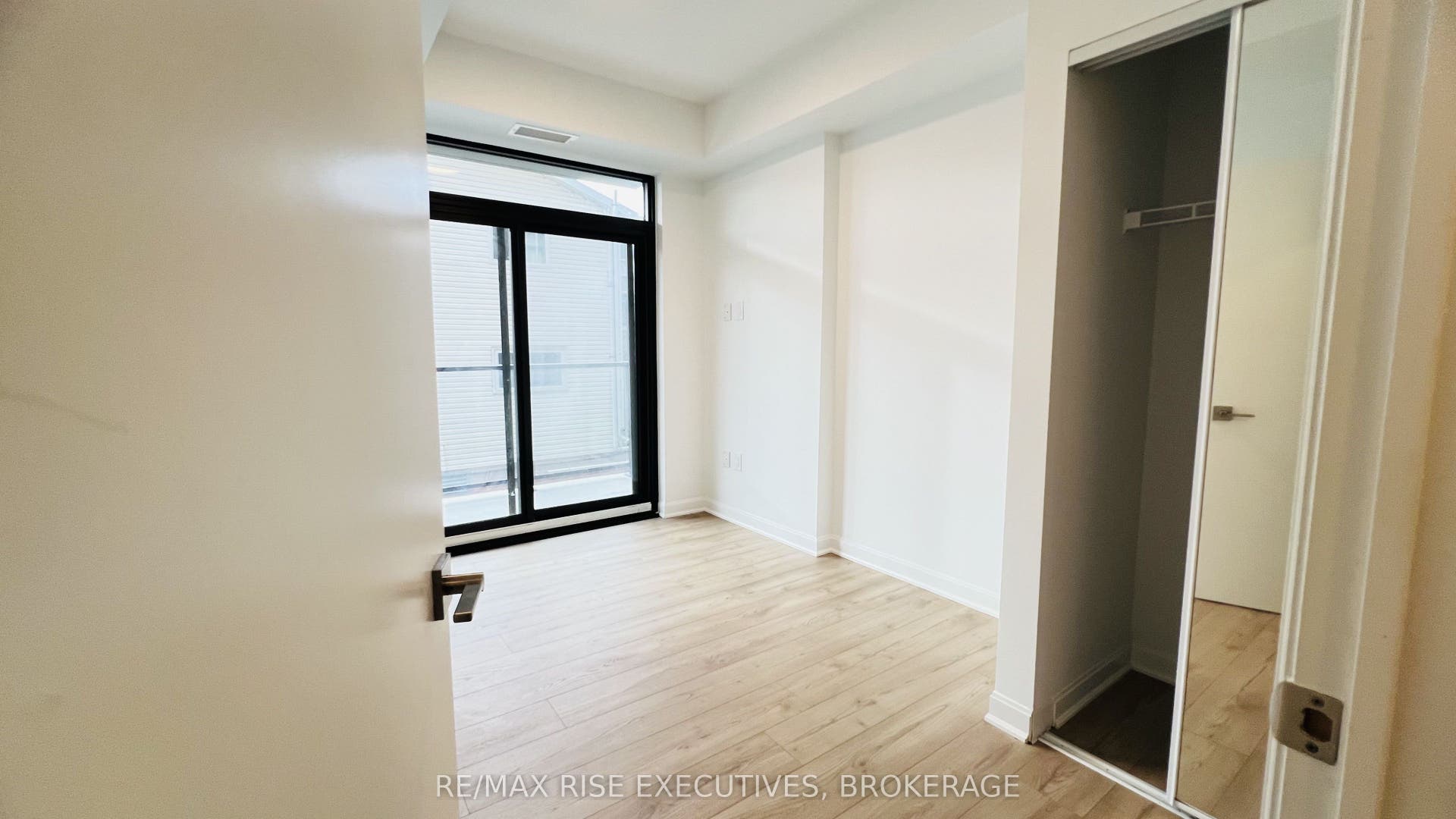 Primary Bedroom W/terrace walk out