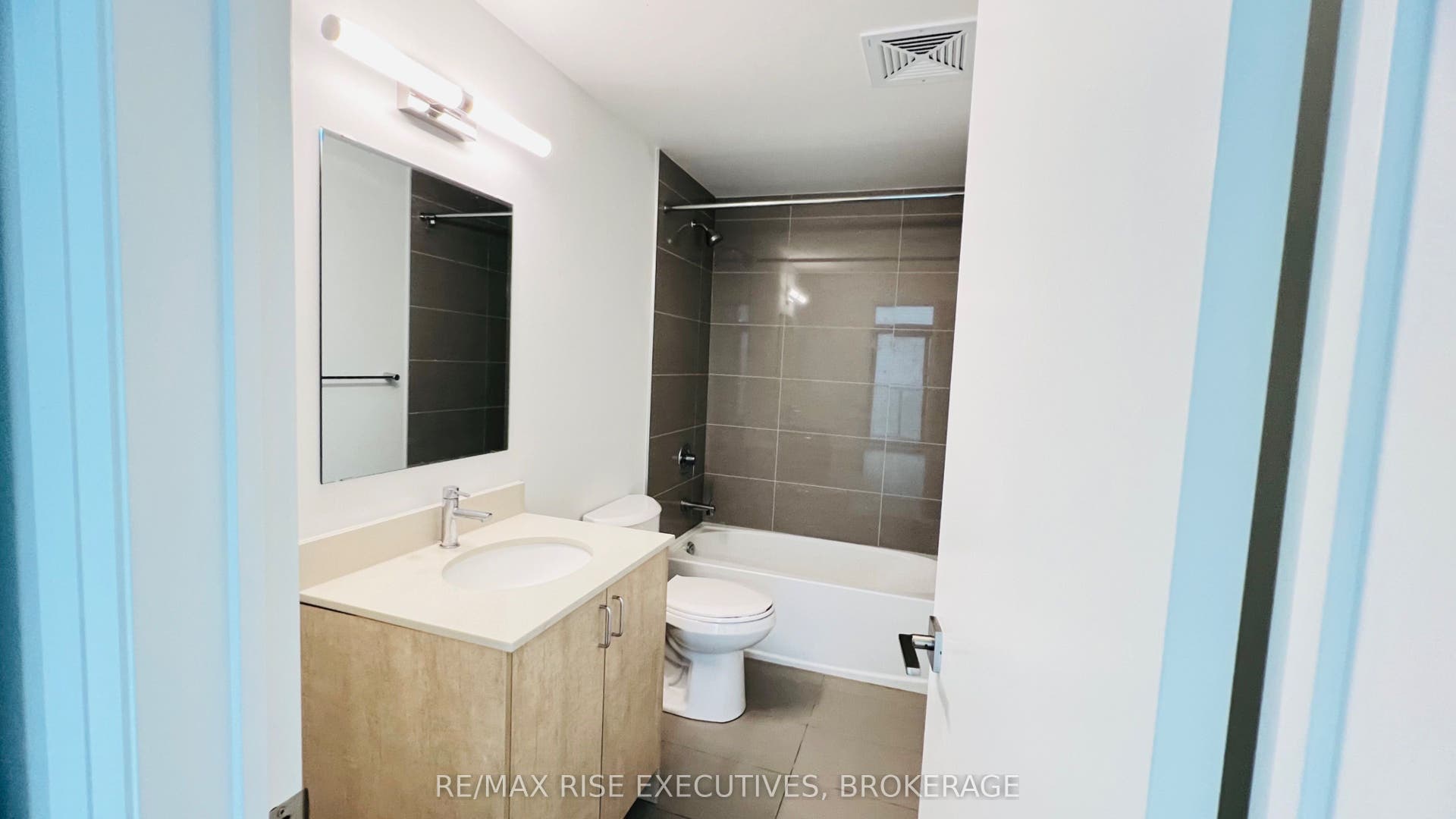 Ensuite bath