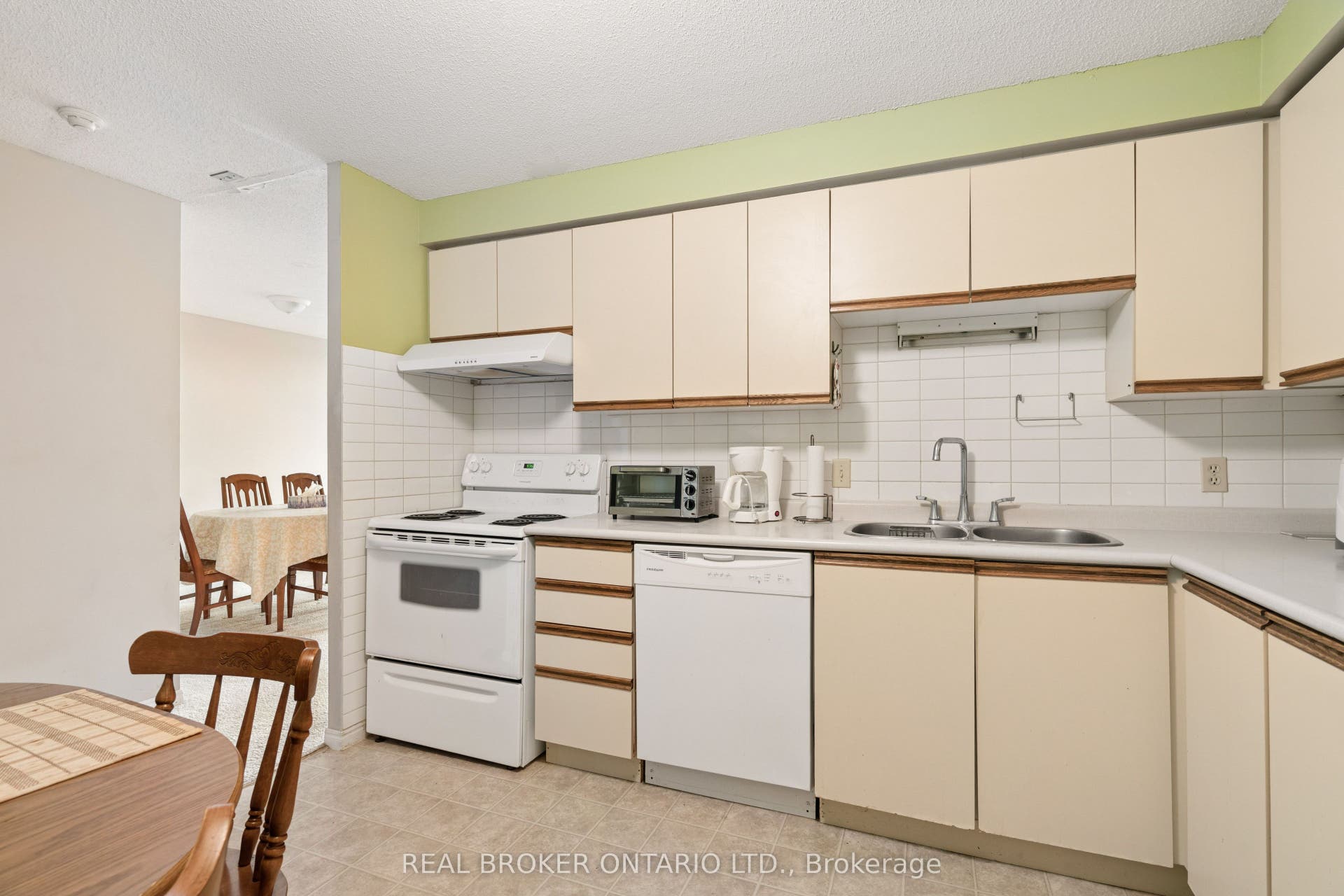 35 Green Valley Drive, #508, Kitchener, Waterloo ON N2P 2A5 35 Green Valley Drive, #508, Kitchener, Waterloo ON N2P 2A5