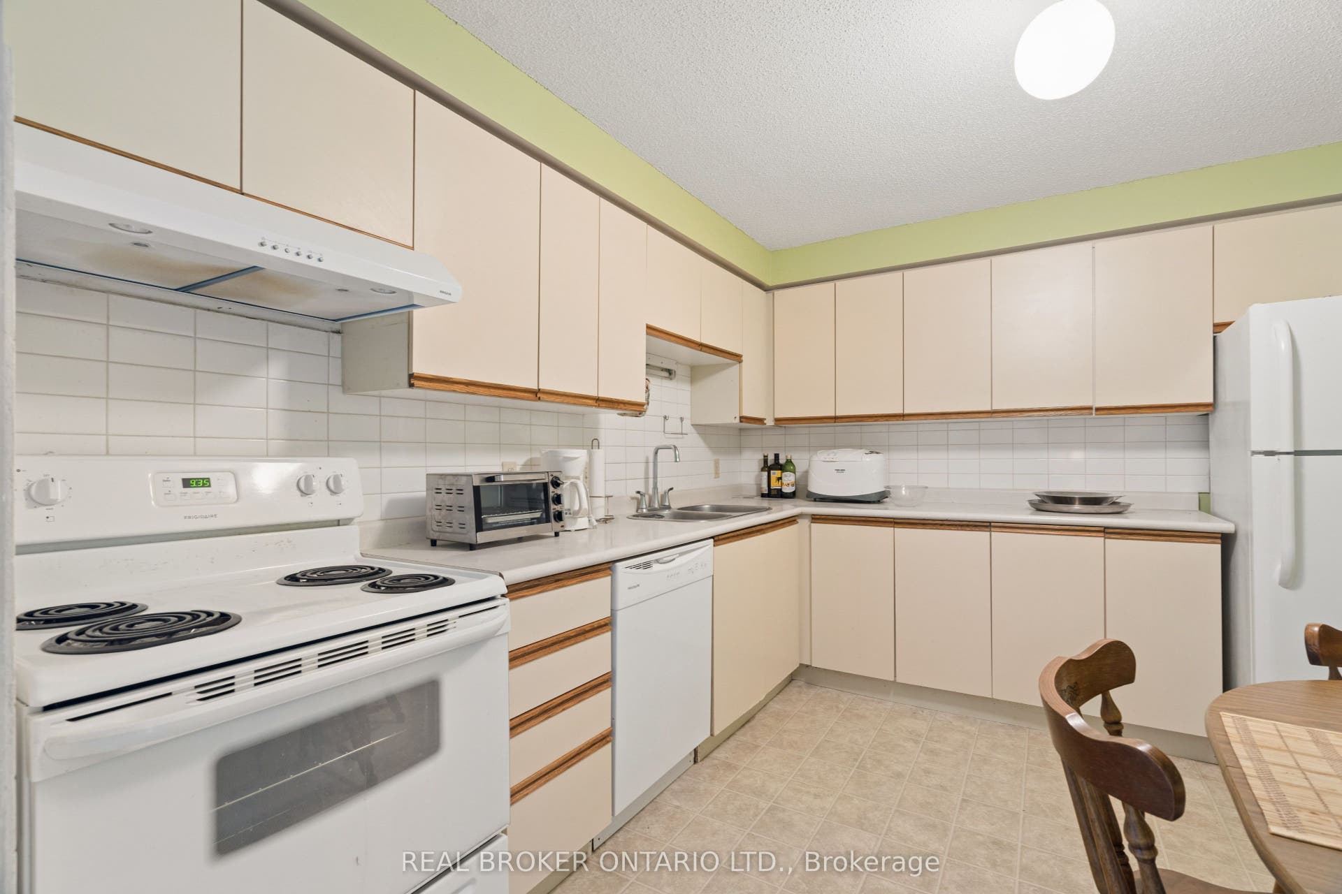 35 Green Valley Drive, #508, Kitchener, Waterloo ON N2P 2A5 35 Green Valley Drive, #508, Kitchener, Waterloo ON N2P 2A5