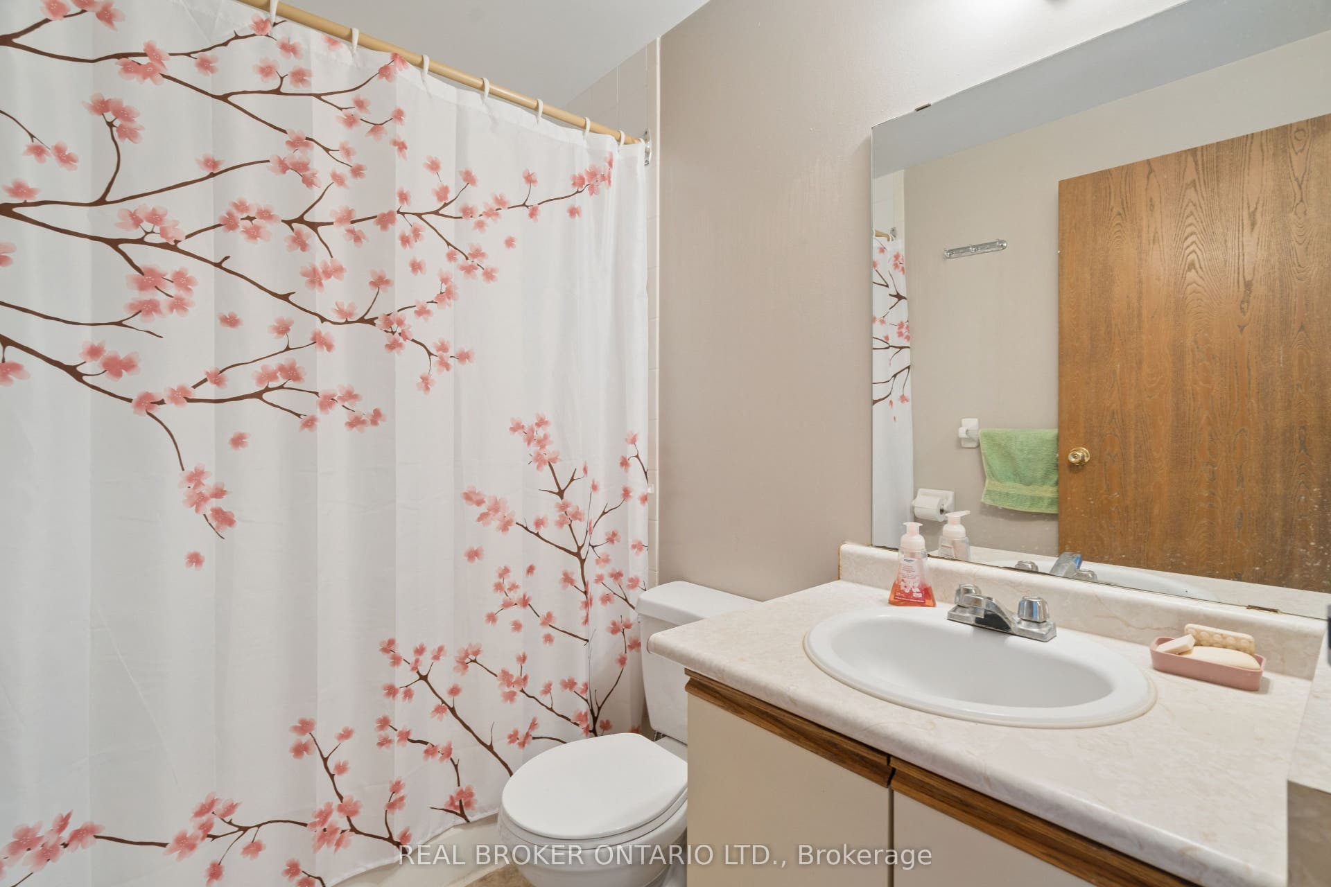 35 Green Valley Drive, #508, Kitchener, Waterloo ON N2P 2A5 35 Green Valley Drive, #508, Kitchener, Waterloo ON N2P 2A5