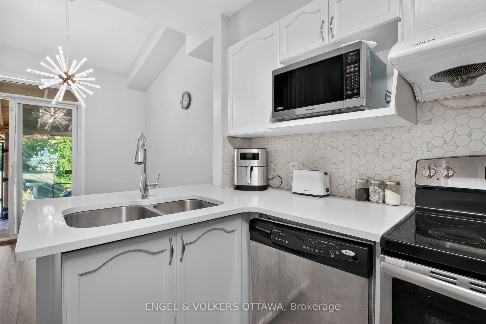 12 Kalbrook Street, Kanata, Ottawa ON K2T 1A8