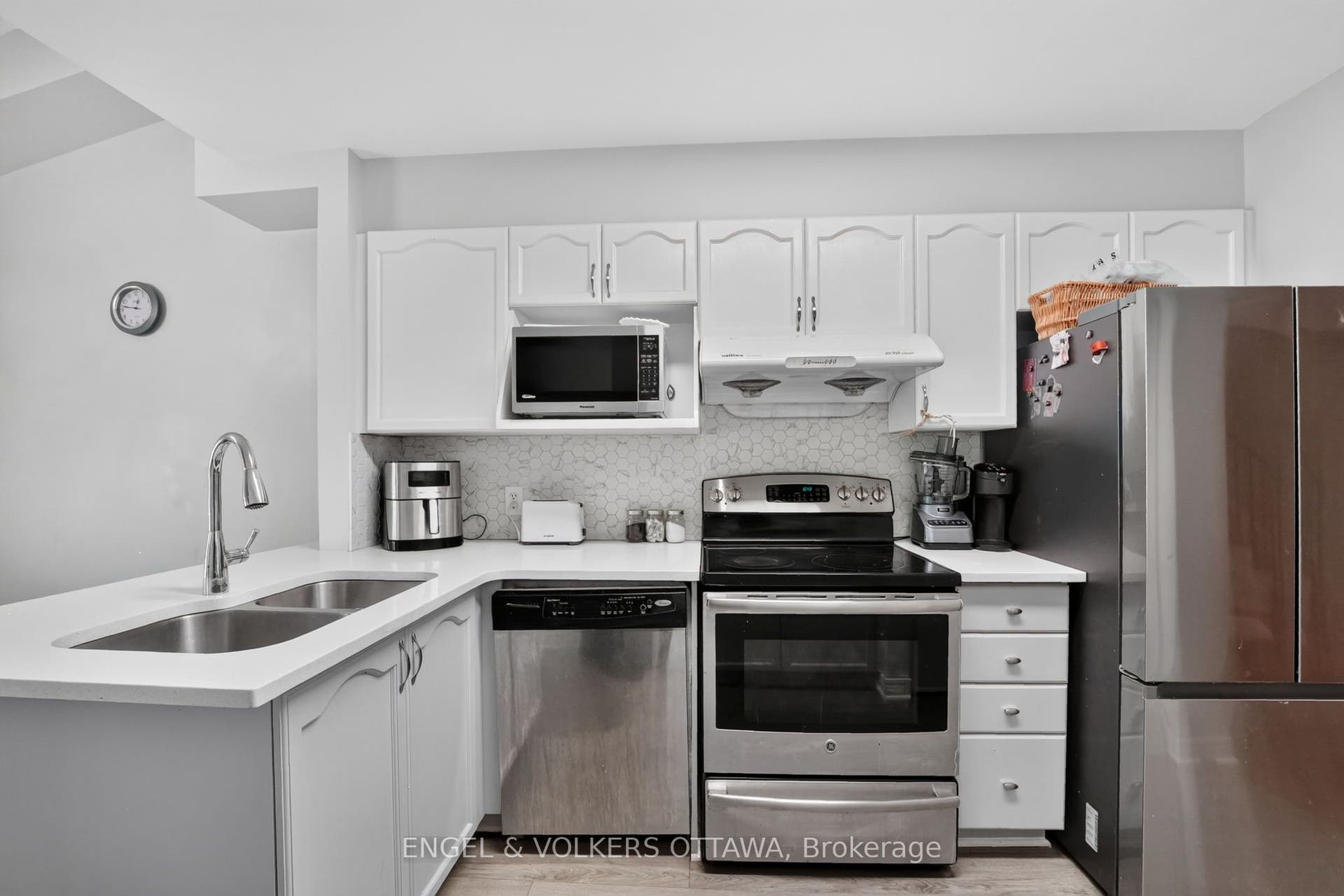 12 Kalbrook Street, Kanata, Ottawa ON K2T 1A8