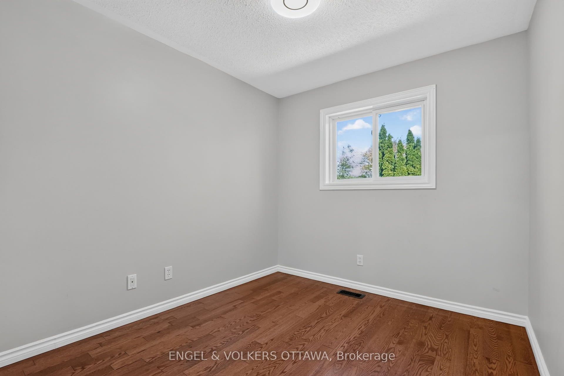 12 Kalbrook Street, Kanata, Ottawa ON K2T 1A8