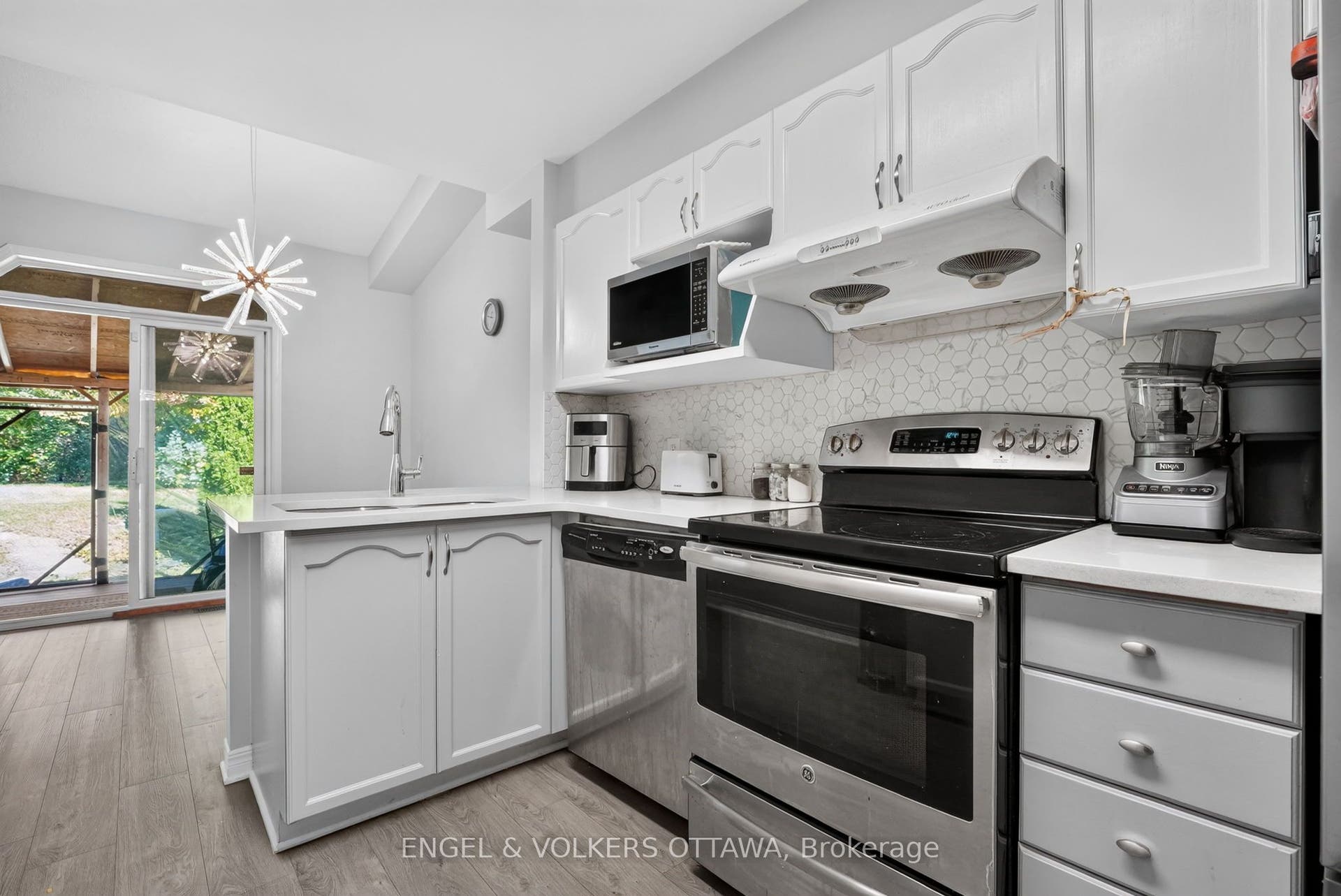 12 Kalbrook Street, Kanata, Ottawa ON K2T 1A8