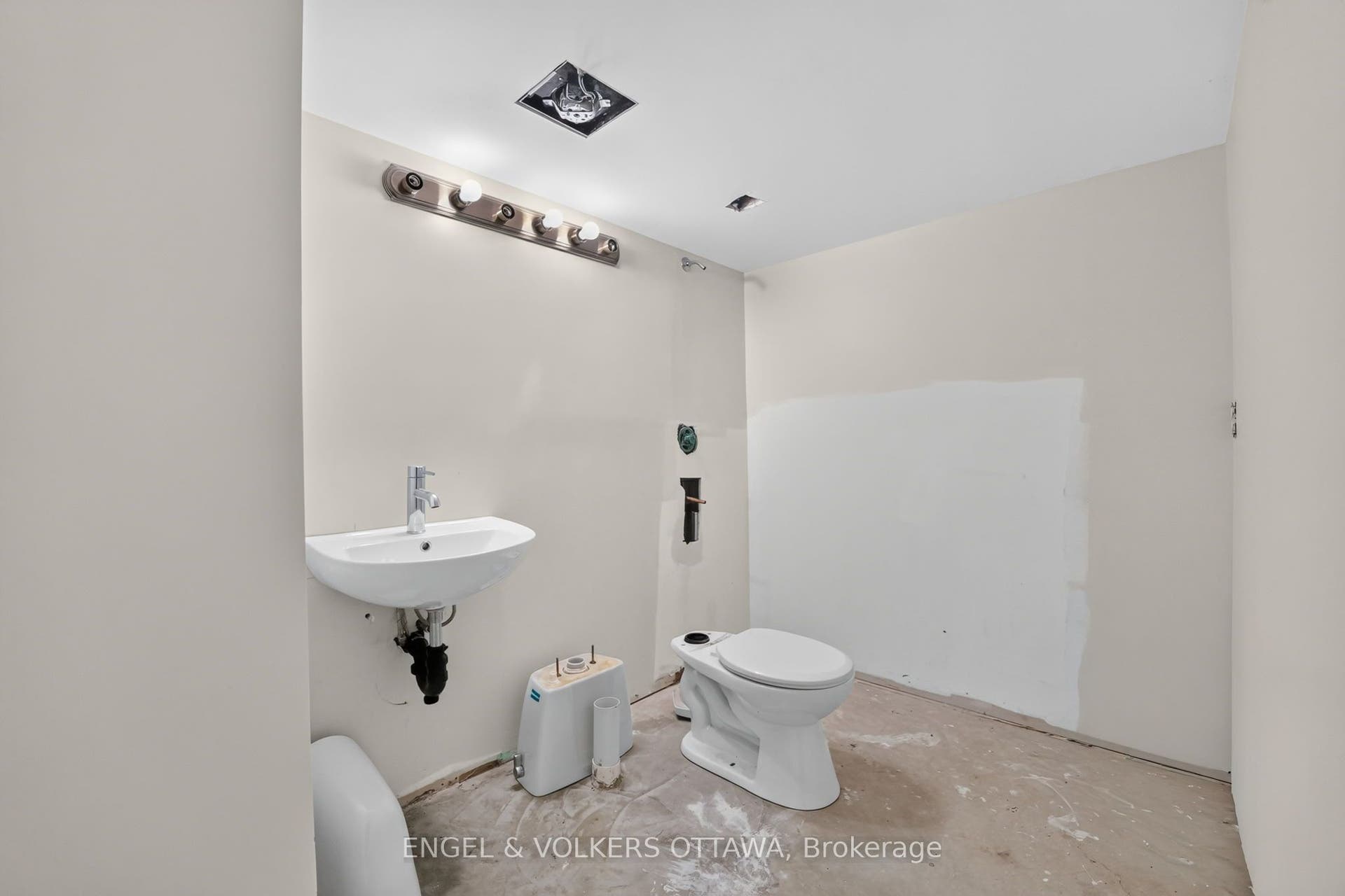 12 Kalbrook Street, Kanata, Ottawa ON K2T 1A8