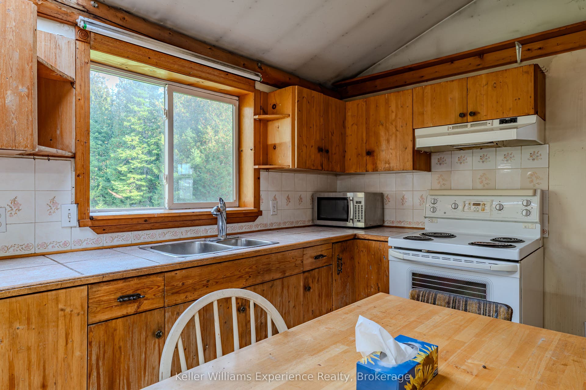 1074 West Road, Northern Bruce Peninsula, Bruce ON N0H 1W0