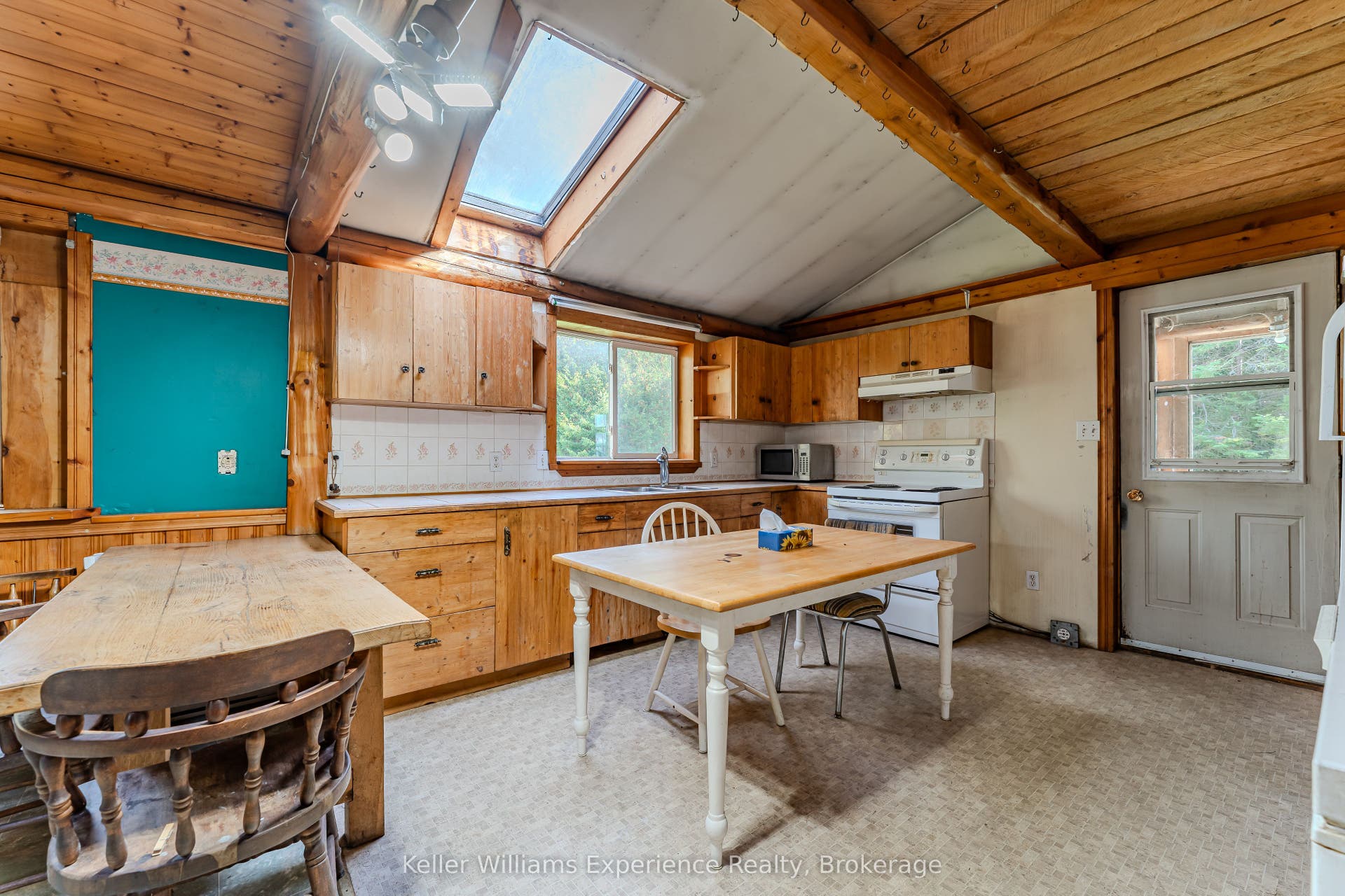 1074 West Road, Northern Bruce Peninsula, Bruce ON N0H 1W0