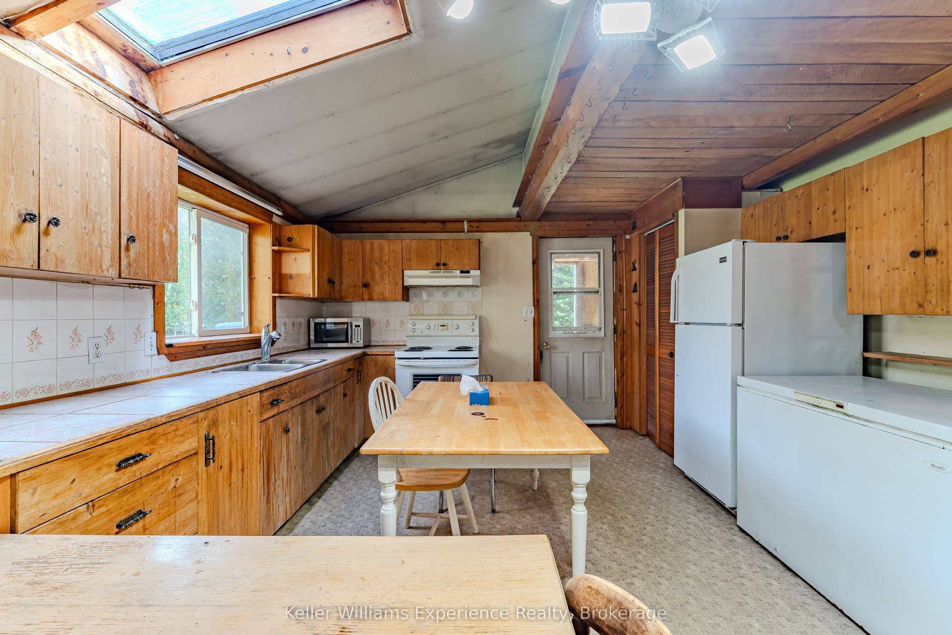 1074 West Road, Northern Bruce Peninsula, Bruce ON N0H 1W0
