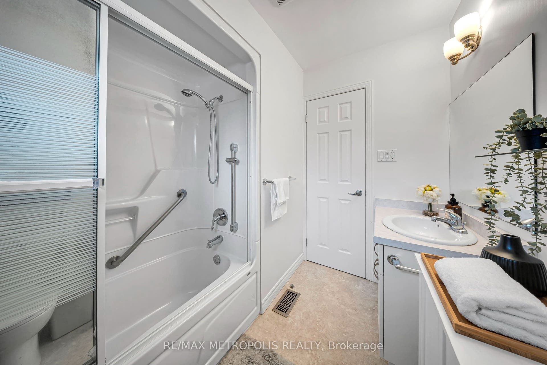 598 Black Oak Crescent, Waterloo, Waterloo, Waterloo ON N2V 1A5