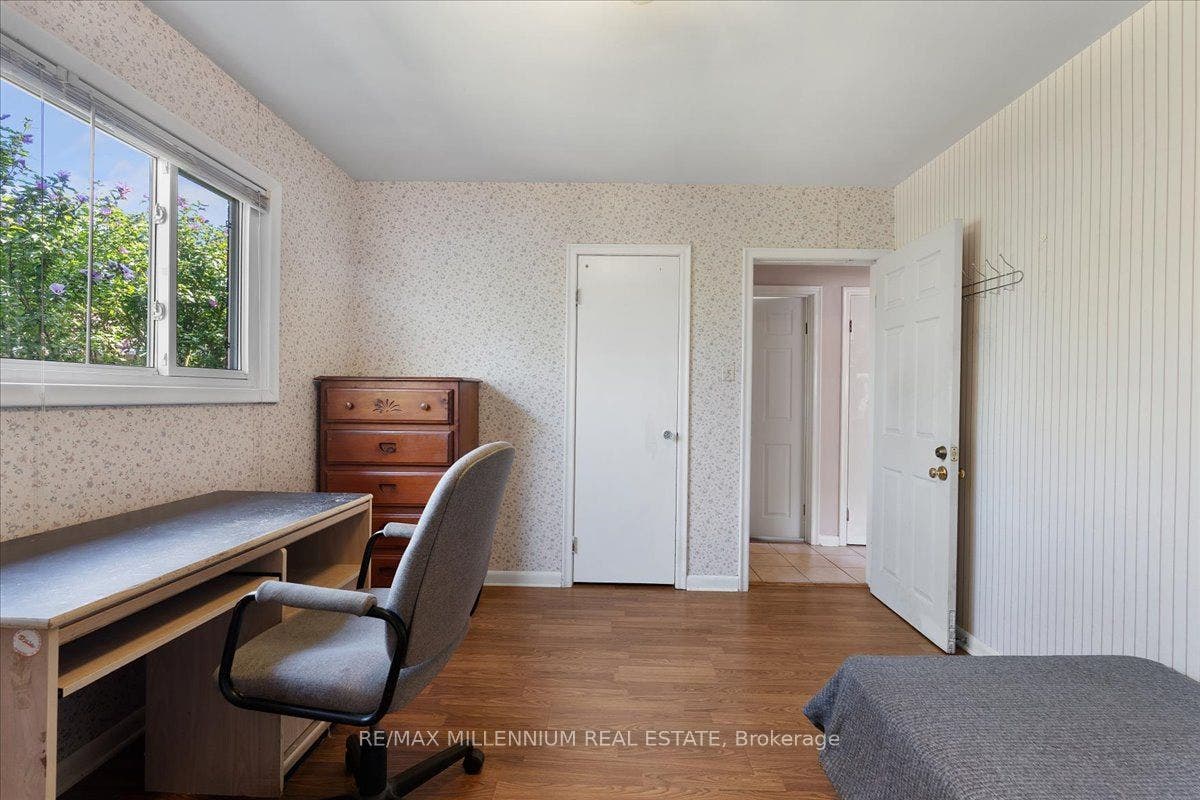 37 Radford Street, Hamilton, Hamilton ON L8S 3E5