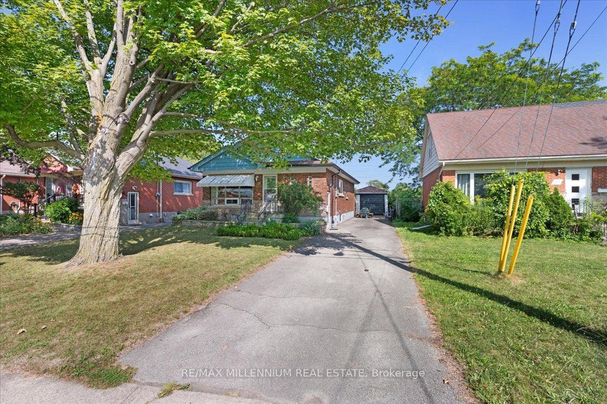 37 Radford Street, Hamilton, Hamilton ON L8S 3E5