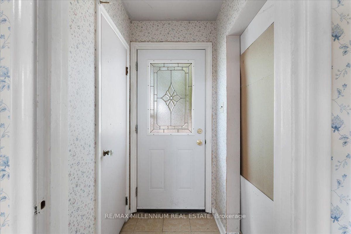 37 Radford Street, Hamilton, Hamilton ON L8S 3E5