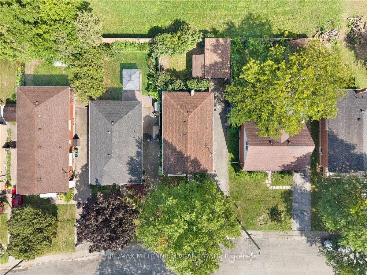 37 Radford Street, Hamilton, Hamilton ON L8S 3E5