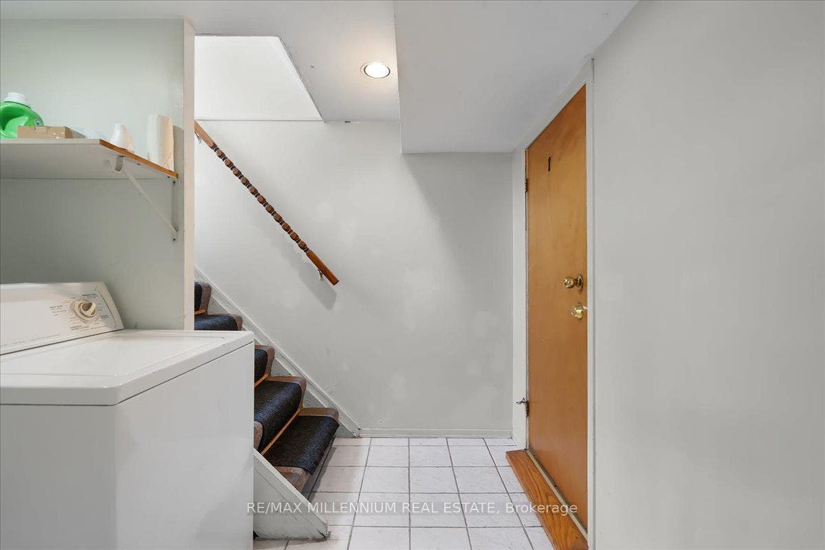 37 Radford Street, Hamilton, Hamilton ON L8S 3E5