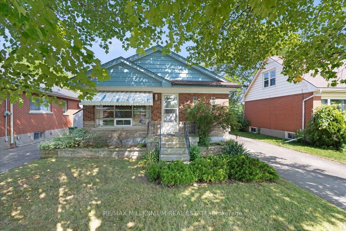 37 Radford Street, Hamilton, Hamilton ON L8S 3E5