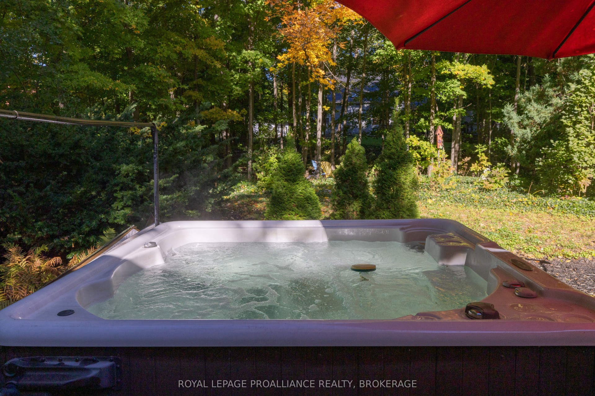 27 Riverside Drive, Kingston, Frontenac ON K7L 4V1