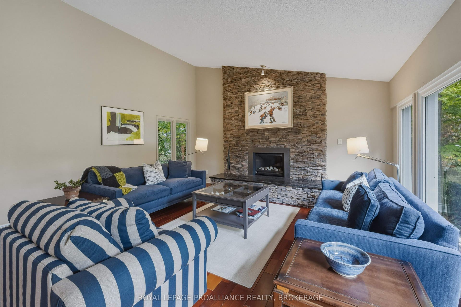 27 Riverside Drive, Kingston, Frontenac ON K7L 4V1