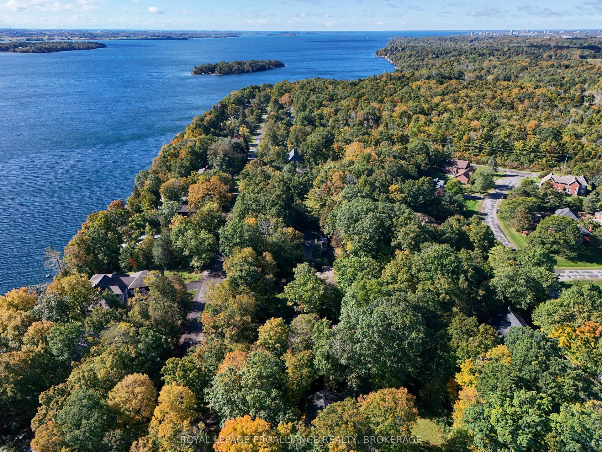 27 Riverside Drive, Kingston, Frontenac ON K7L 4V1