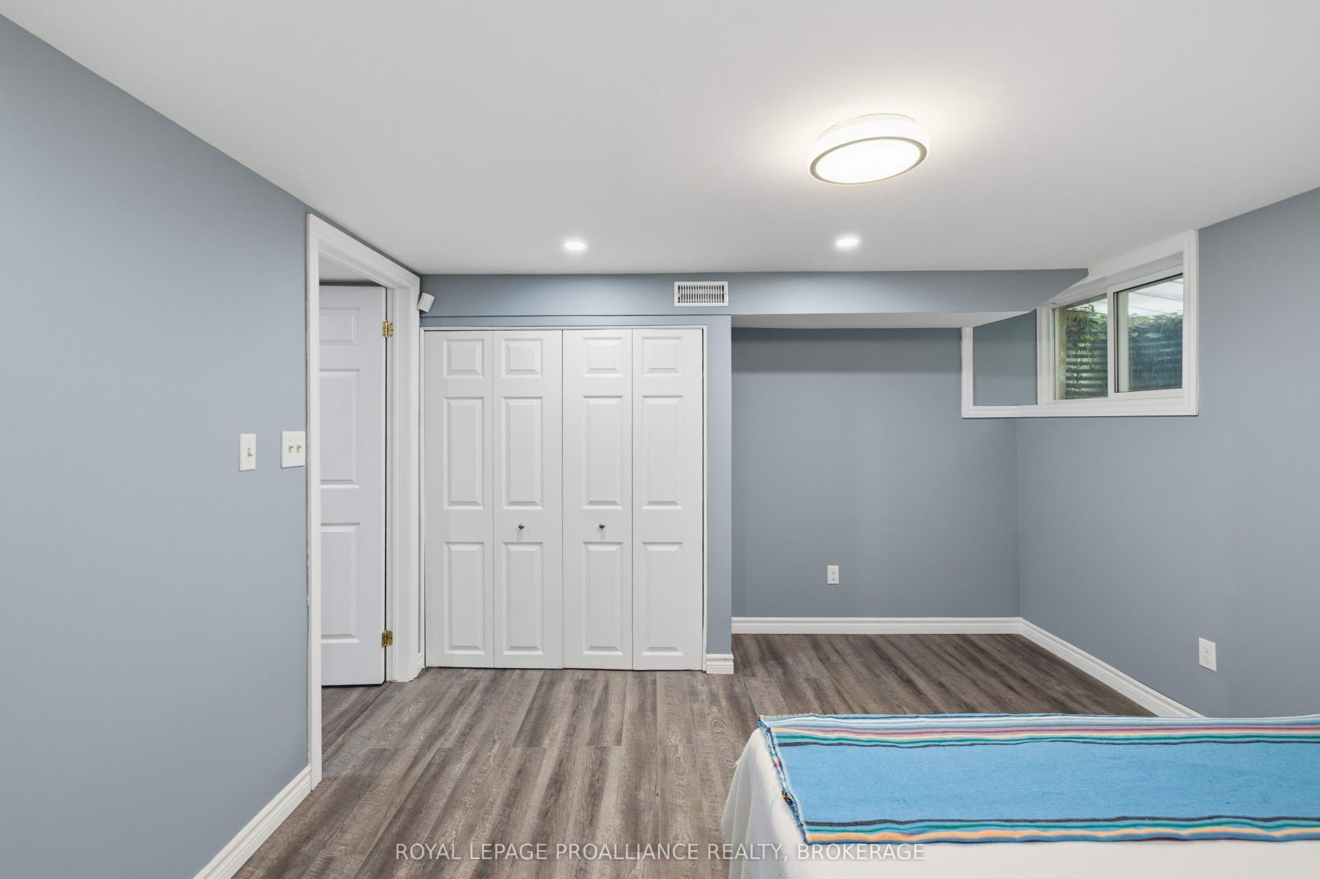 27 Riverside Drive, Kingston, Frontenac ON K7L 4V1