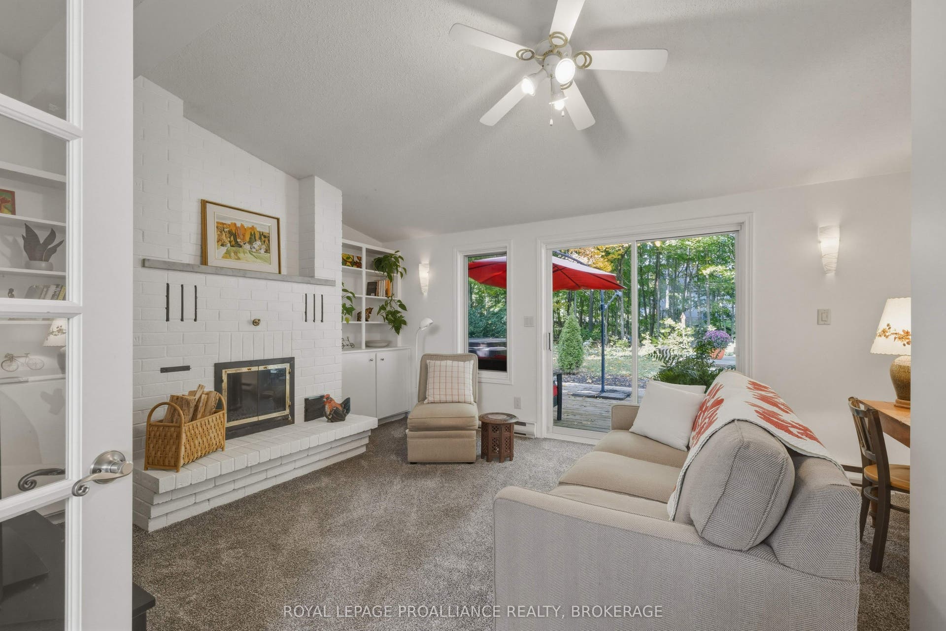 27 Riverside Drive, Kingston, Frontenac ON K7L 4V1