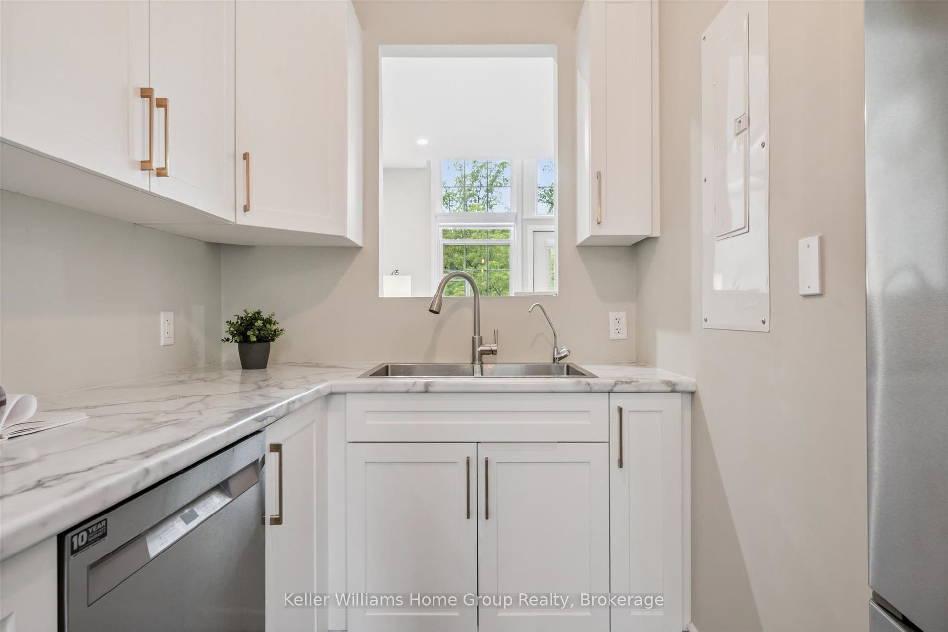 196 Arthur Street N, #6, Guelph, Wellington ON N1E 4V8 196 Arthur Street N, #6, Guelph, Wellington ON N1E 4V8