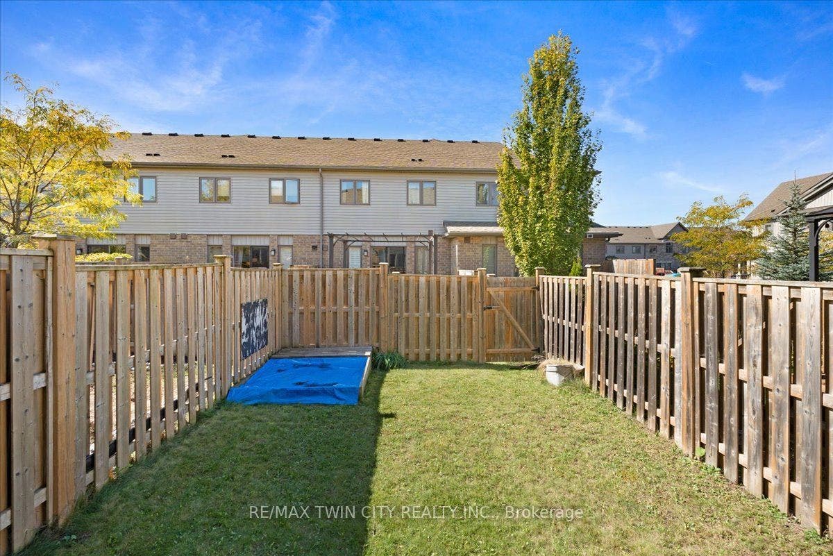 72 Meadowridge Street, Kitchener, Kitchener, Waterloo ON N2P 0E2 72 Meadowridge Street, Kitchener, Kitchener, Waterloo ON N2P 0E2
