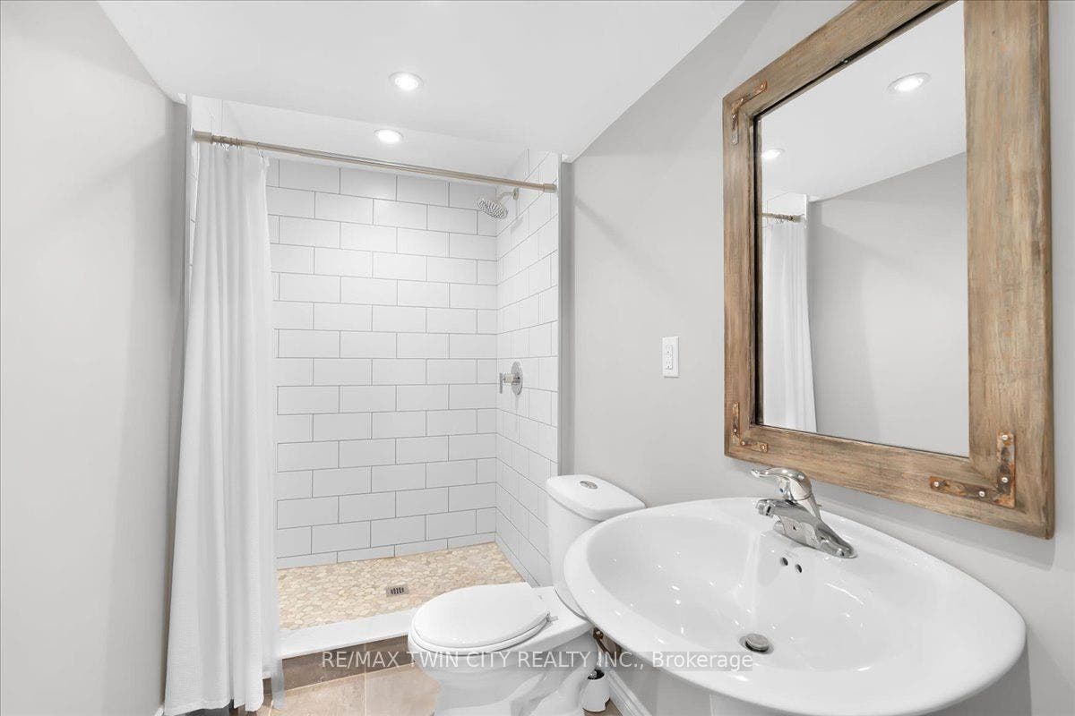 72 Meadowridge Street, Kitchener, Kitchener, Waterloo ON N2P 0E2 72 Meadowridge Street, Kitchener, Kitchener, Waterloo ON N2P 0E2
