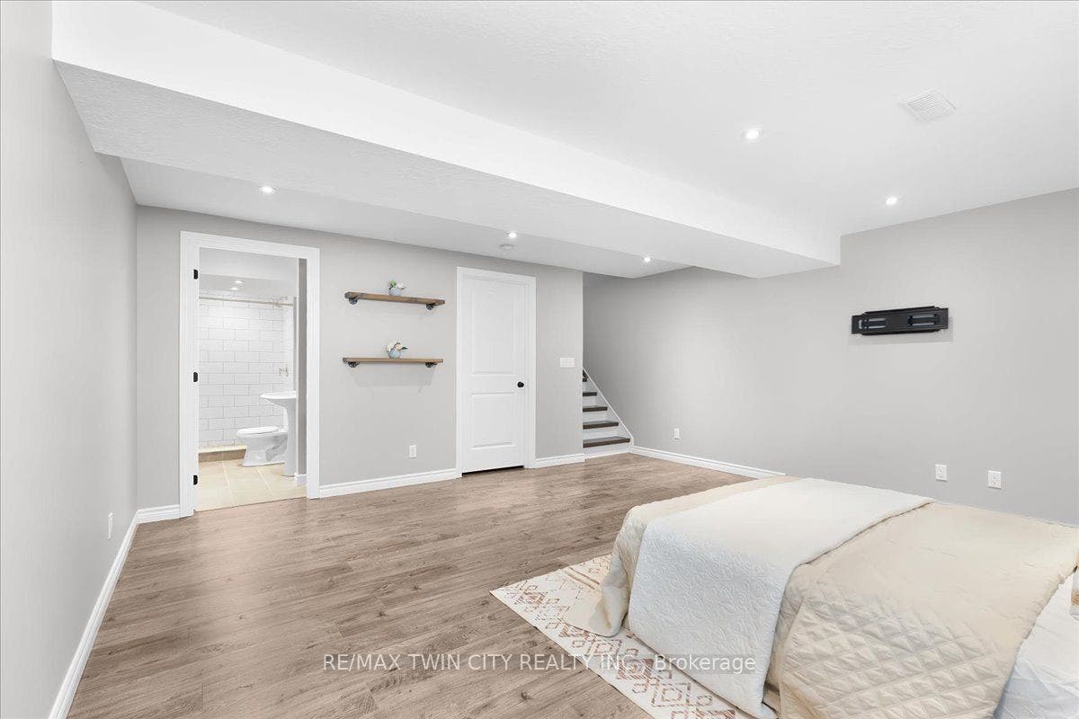 72 Meadowridge Street, Kitchener, Kitchener, Waterloo ON N2P 0E2 72 Meadowridge Street, Kitchener, Kitchener, Waterloo ON N2P 0E2
