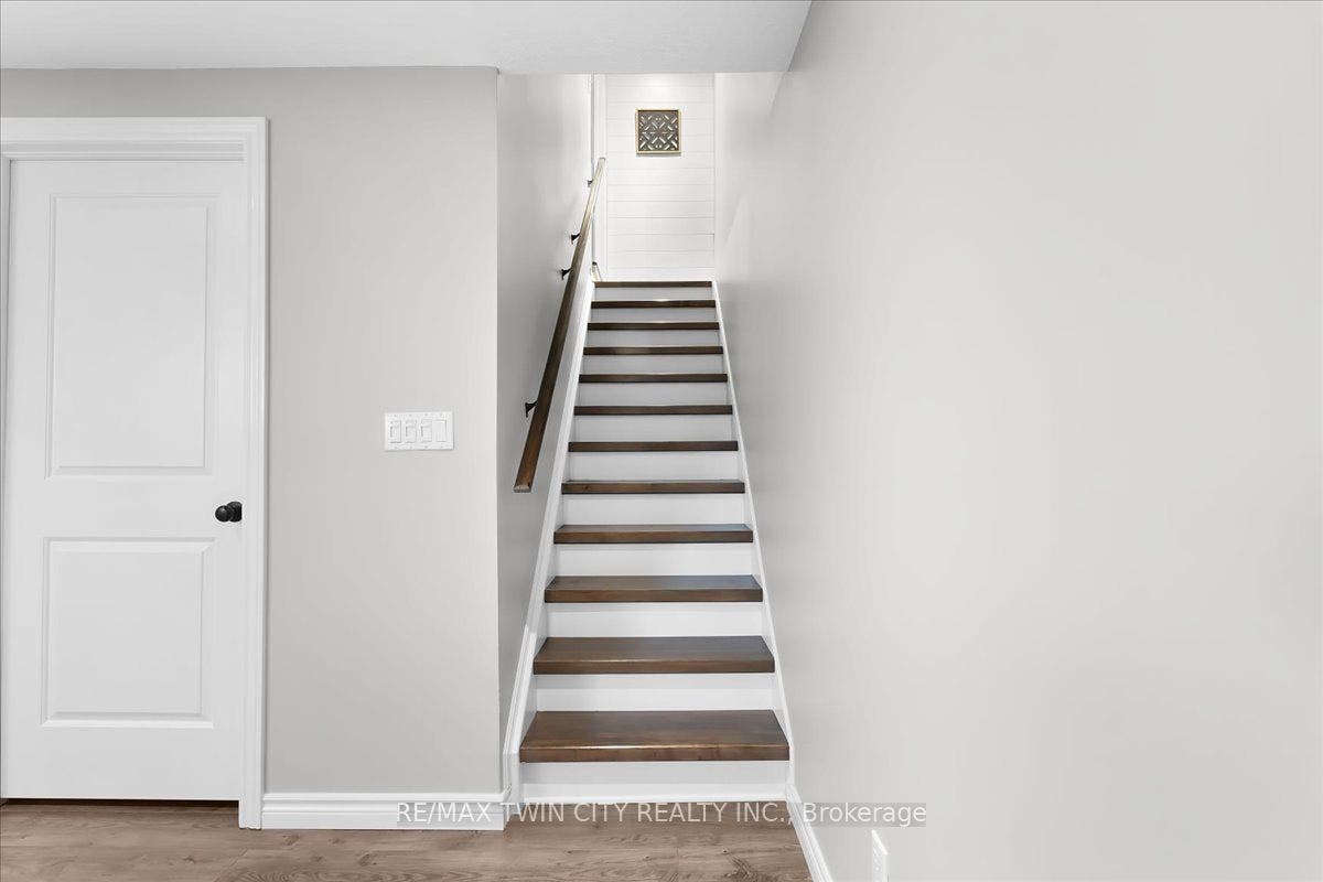 72 Meadowridge Street, Kitchener, Kitchener, Waterloo ON N2P 0E2 72 Meadowridge Street, Kitchener, Kitchener, Waterloo ON N2P 0E2