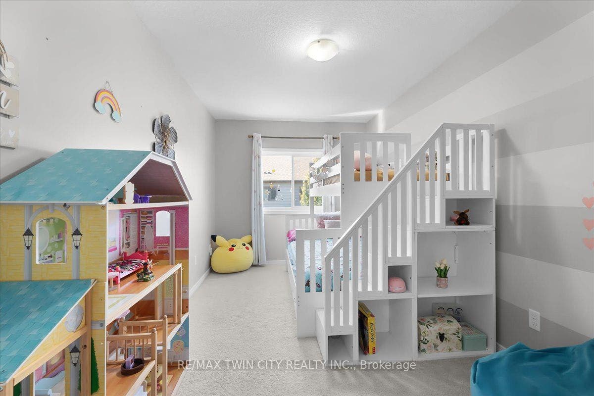 72 Meadowridge Street, Kitchener, Kitchener, Waterloo ON N2P 0E2 72 Meadowridge Street, Kitchener, Kitchener, Waterloo ON N2P 0E2