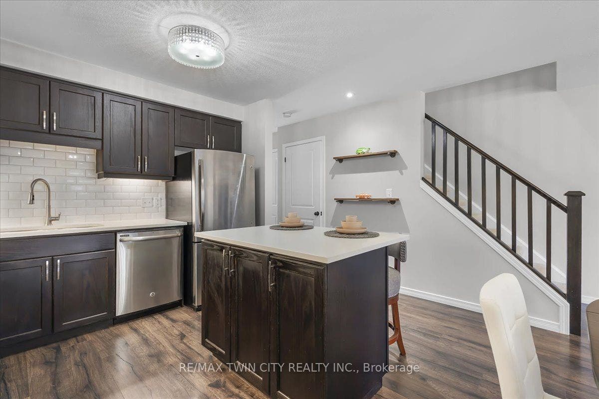 72 Meadowridge Street, Kitchener, Kitchener, Waterloo ON N2P 0E2 72 Meadowridge Street, Kitchener, Kitchener, Waterloo ON N2P 0E2