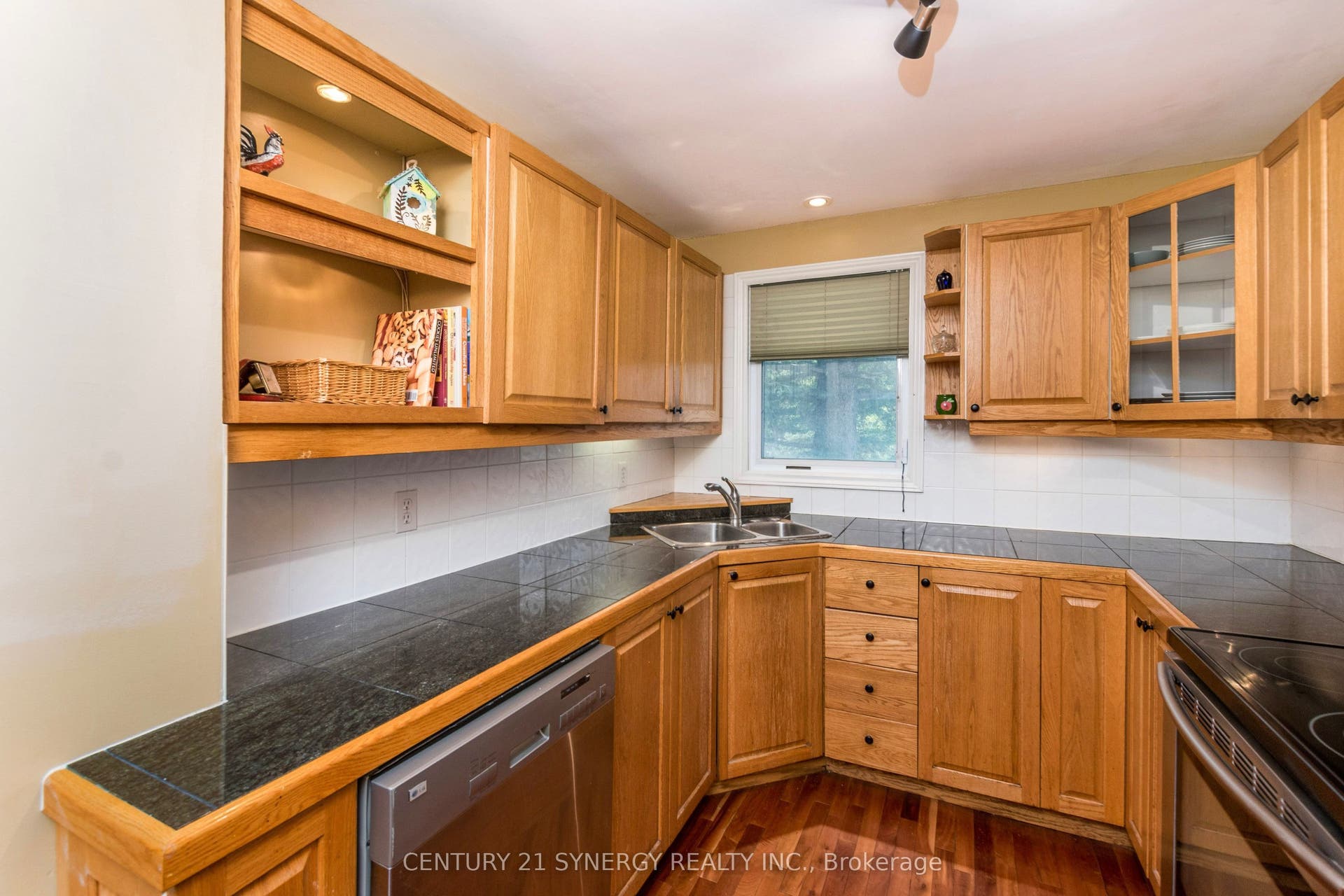 68 Sheldrake Drive, Kanata, Ottawa ON K2L 1S8 68 Sheldrake Drive, Kanata, Ottawa ON K2L 1S8
