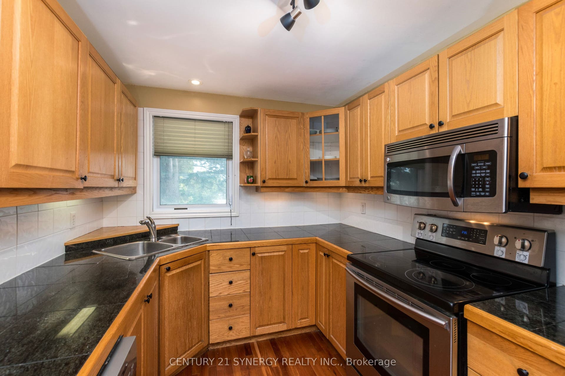 68 Sheldrake Drive, Kanata, Ottawa ON K2L 1S8 68 Sheldrake Drive, Kanata, Ottawa ON K2L 1S8