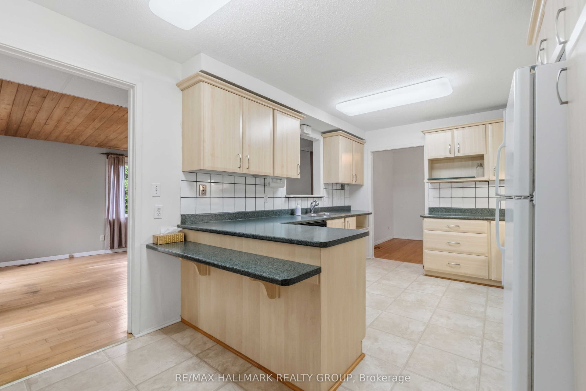 3 Sandwell Crescent, Kanata, Ottawa ON K2K 1V2 3 Sandwell Crescent, Kanata, Ottawa ON K2K 1V2